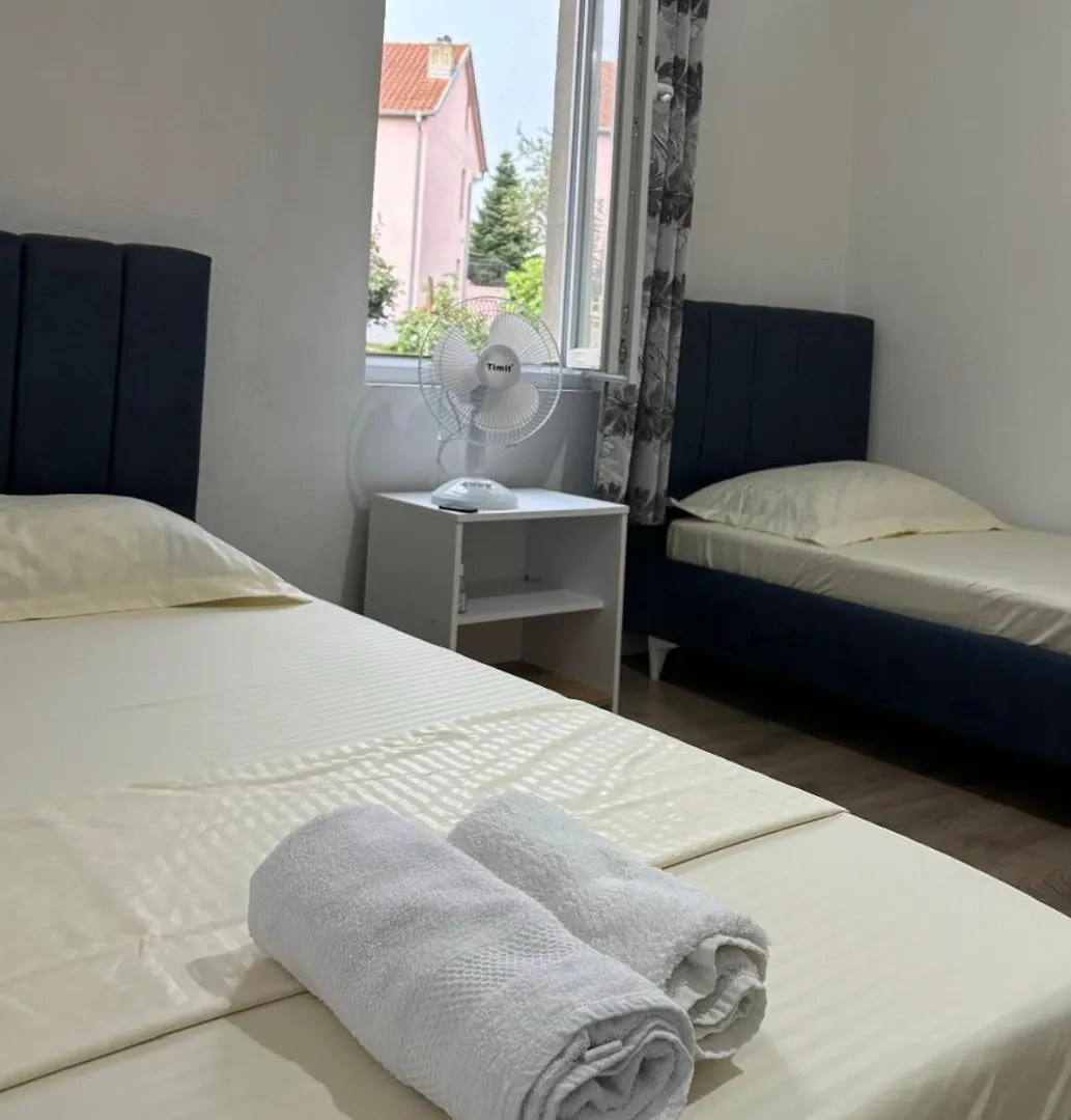 Arbi Guest House Kukes 0*,  Albanië