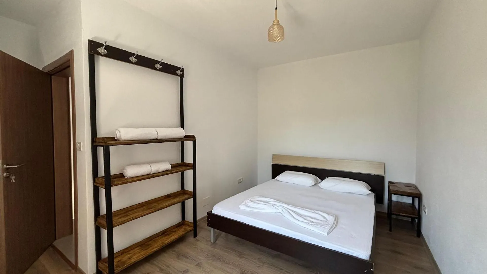 Appartement Arbi Guest House Kukes Albanië